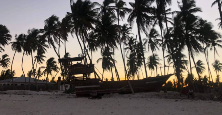 DHOW RESTAURANT BOOT ZANZIBAR