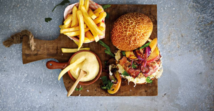 Ik wil een patatje met mayo en een hamburger