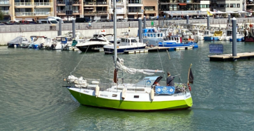 sailing munay, zeilboot die verbind en onderdeel  van watersport jurgensweb