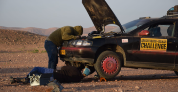 Help onze auto naar Gambia