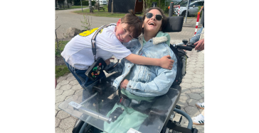 Help Denise haar vrijheid terug te krijgen met een aangepaste bus!