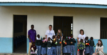 Help een school in Tanzania