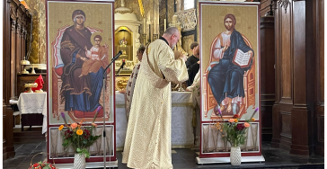 Mobiele iconostase voor nieuwe Nederlandstalige orthodoxe parochie Vl. Br.