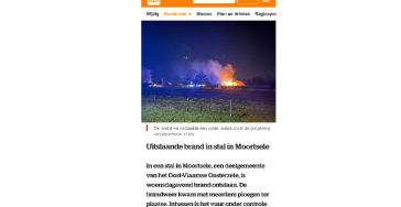 Afgebrande landbouwloods met paarden