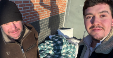 Carvan kopen voor dakloze man!