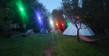 Geldinzameling Camping Compot tijdens Rock For Specials
